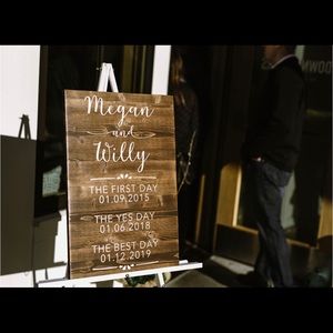 Easel ONLY! White, 5ft tall hold up to 30i…